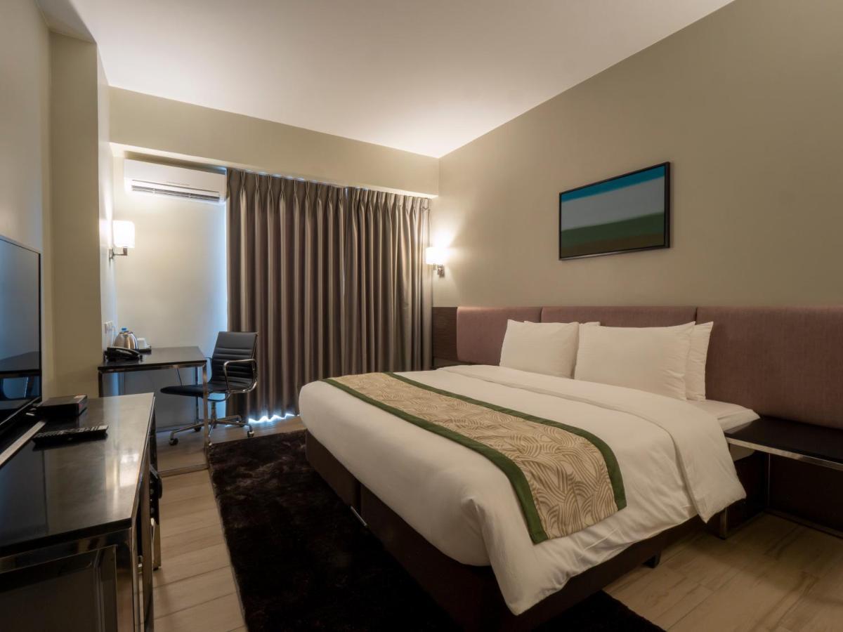 Sequoia Hotel Manila Bay Paranaque City Exteriör bild